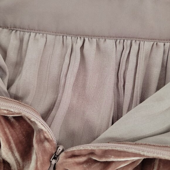 Madewell Pink Velvet Tiered Mini Skirt – Size 8 – Holiday Ready - Picture 8 of 10